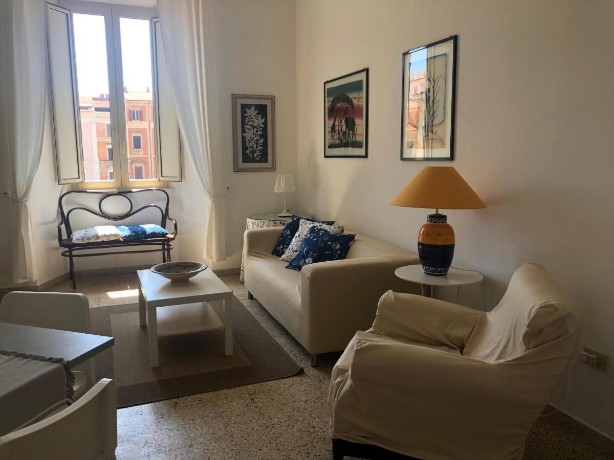 Central House Terracina Buitenkant foto